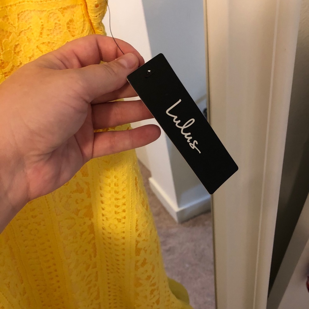 Yellow lace dress - Picture 3 of 4
